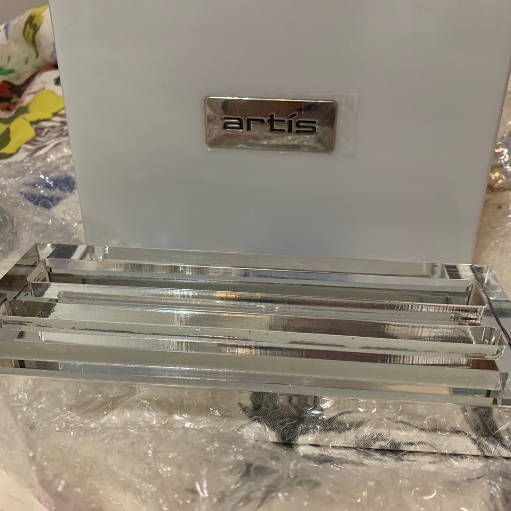 Artis Brush Display Case / Makeup Brush Holder